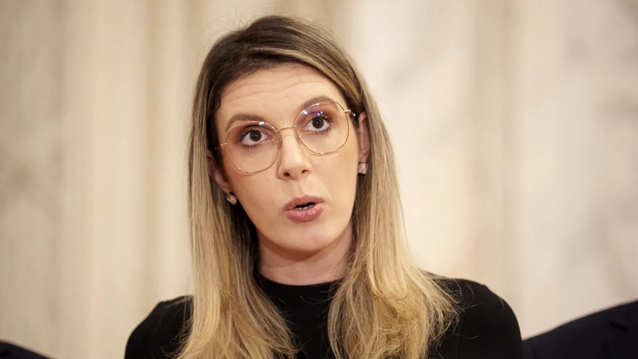 PSD încă îi cere lui Bolojan să o demită pe Buzoianu. USR ar fi propus o rectificare a protocolului coaliției, însă nu s-a ajuns la niciun consens