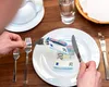 Industria ospitalității, grav lovită de „criza de BACȘIȘ”! Tinerii chelneri, barmani și beach boy se plâng că turiștii au devenit tot mai „zgârciți”