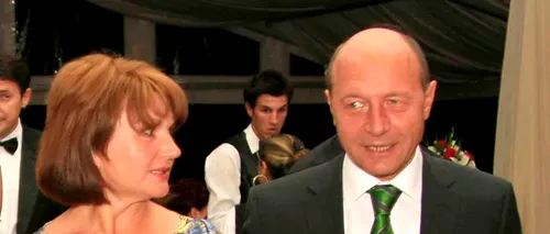 Președintele Traian Băsescu și familia sa petrec la nunta fiicei lui Ion Ariton