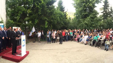 Lansarea candidaților PMP la București: Ce cadou i-a făcut Băsescu lui Turcescu