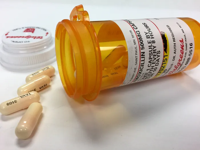Superbacterie rezistentă la antibiotice, descoperită în Los Angeles