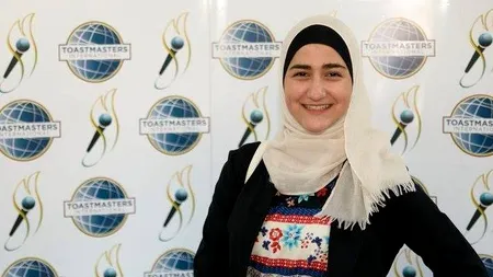 Sirianca născută la Timișoara care vrea să schimbe imaginea arabilor: La noi în țară „e mai rău decât pe timpul lui Hitler