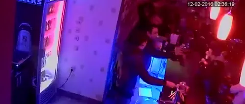 VIDEO șocant: patronul unui club din Rovinari, bătut de un tânăr care trebuia să fie la închisoare