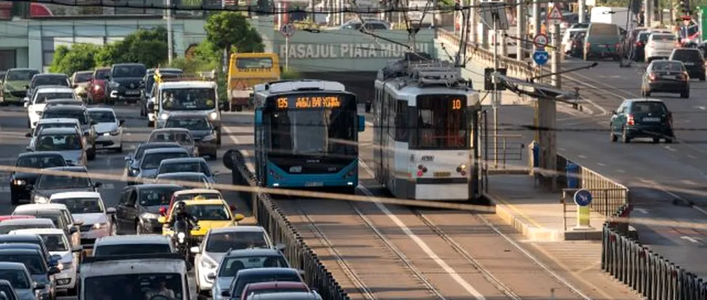 PROBLEME. Ce s-a întâmplat de când autobuzele au început să circule pe liniile de tramvai în Capitală: „Din ce am înțeles, în alte țări autobuzul nu merge direct pe linia de tramvai”