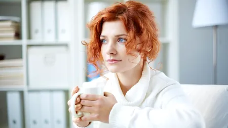 „Noul eu” în 2025: Psihologii avertizează asupra pericolelor schimbărilor FORȚATE