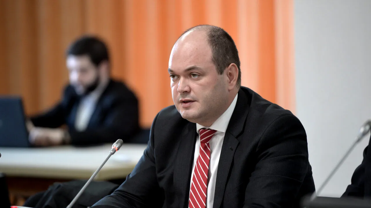 Un tehnocrat vehiculat pentru postul de PREMIER al României. Ionuț Dumitru, economist: „Nu am nimic de comentat”