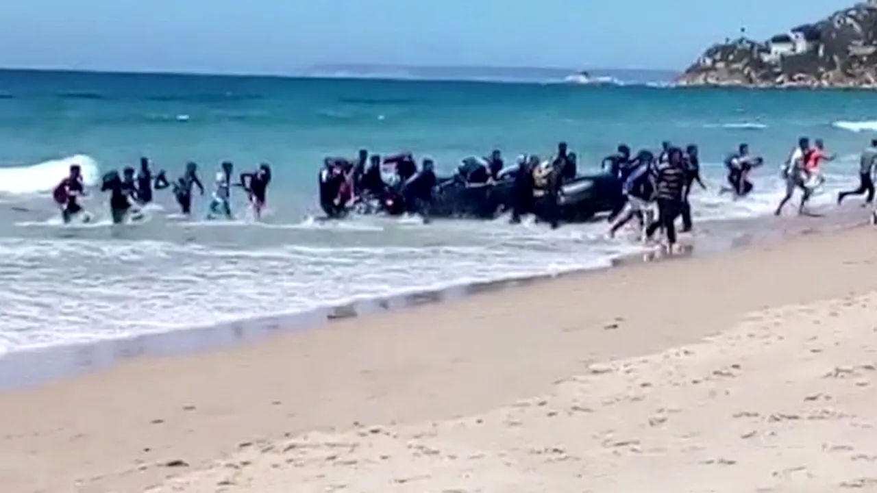 Doi migranți au decedat și alți 40 sunt dați dispăruți după ce ambarcațiunea lor s-a scufundat în largul Atlanticului pe ruta dintre Maroc și Insulele Canare