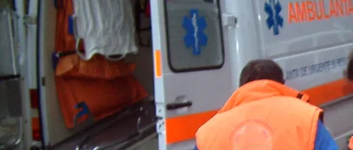 Doi muncitori, grav răniți după ce au căzut de pe un pod la care lucrau