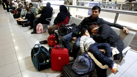 Primele efecte ale blocadei lui Trump: cetățeni arabi cu vize au fost împiedicați să intre în SUA, Google își recheamă angajații imigranți