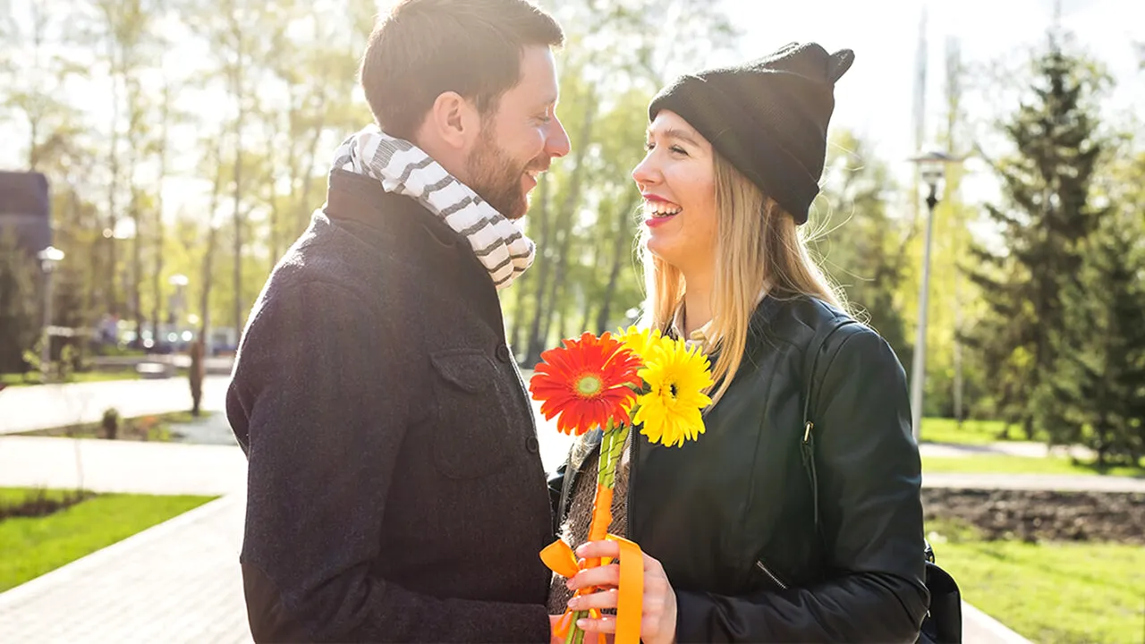 De ce trebuie să oferi, mereu, un număr impar de flori. Dar de ce, la înmormântare, numărul trebuie să fie par?