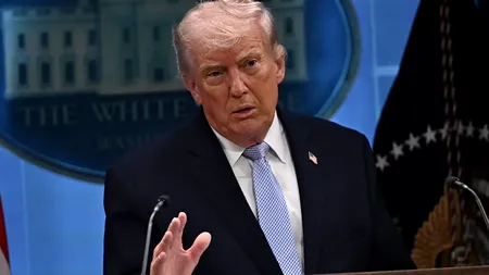 Donald Trump ordonă Marinei americane să distrugă orice ambarcațiune a Iranului din Strâmtoarea Ormuz: „Nu trebuie să existe nicio ezitare”