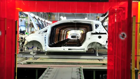 Uzina Ford de la Craiova va întrerupe producția 7 zile, în septembrie; angajații - în șomaj tehnic