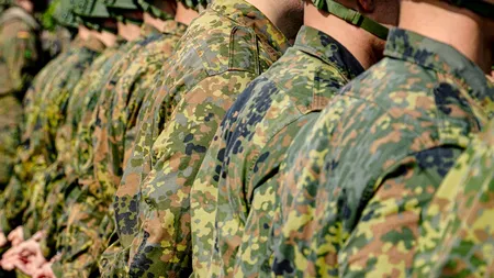 Doi soldați germani staționați la o bază militară NATO din Olanda au fost bătuți pe stradă de persoane necunoscute. Atacatorii au strigat „Urâm NATO”