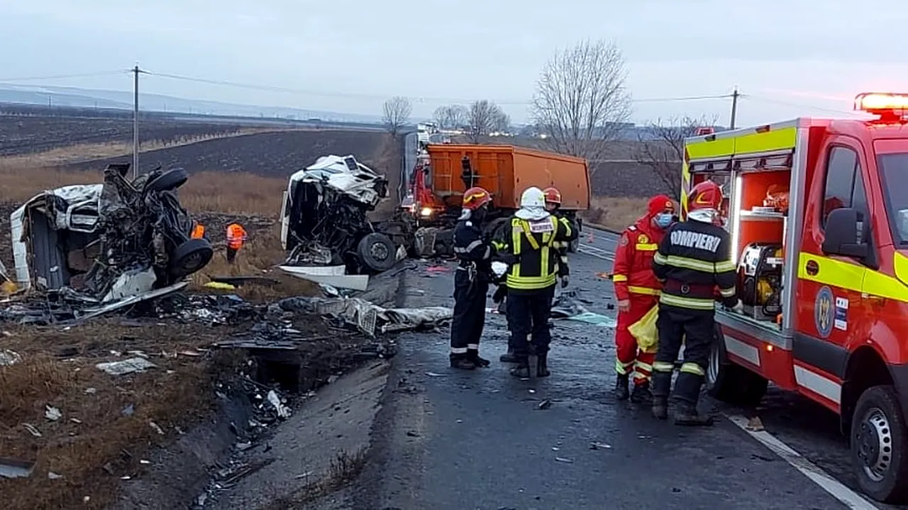 Șoferul ambulanței implicată în accidentul cu 7 morți de la Iași, mărturii cutremurătoare: „Puneam mâna pe unul, mort, pe altul, rece, mort”
