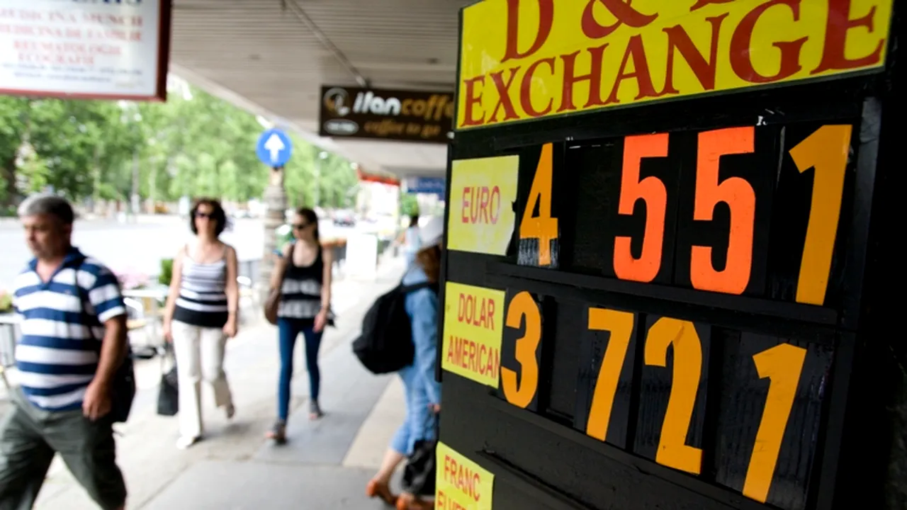 Cursul a depășit 4,53 lei/euro la începutul sesiunii interbancare