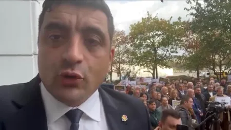 VIDEO | AUR protestează în fața CNA/ George Simion acuză că este cenzurată Caravana Medicală