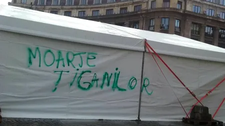 Incident rasist în centrul Bucureștiului. Poliția face dosar de instigare la ură, Iohannis se declară „oripilat
