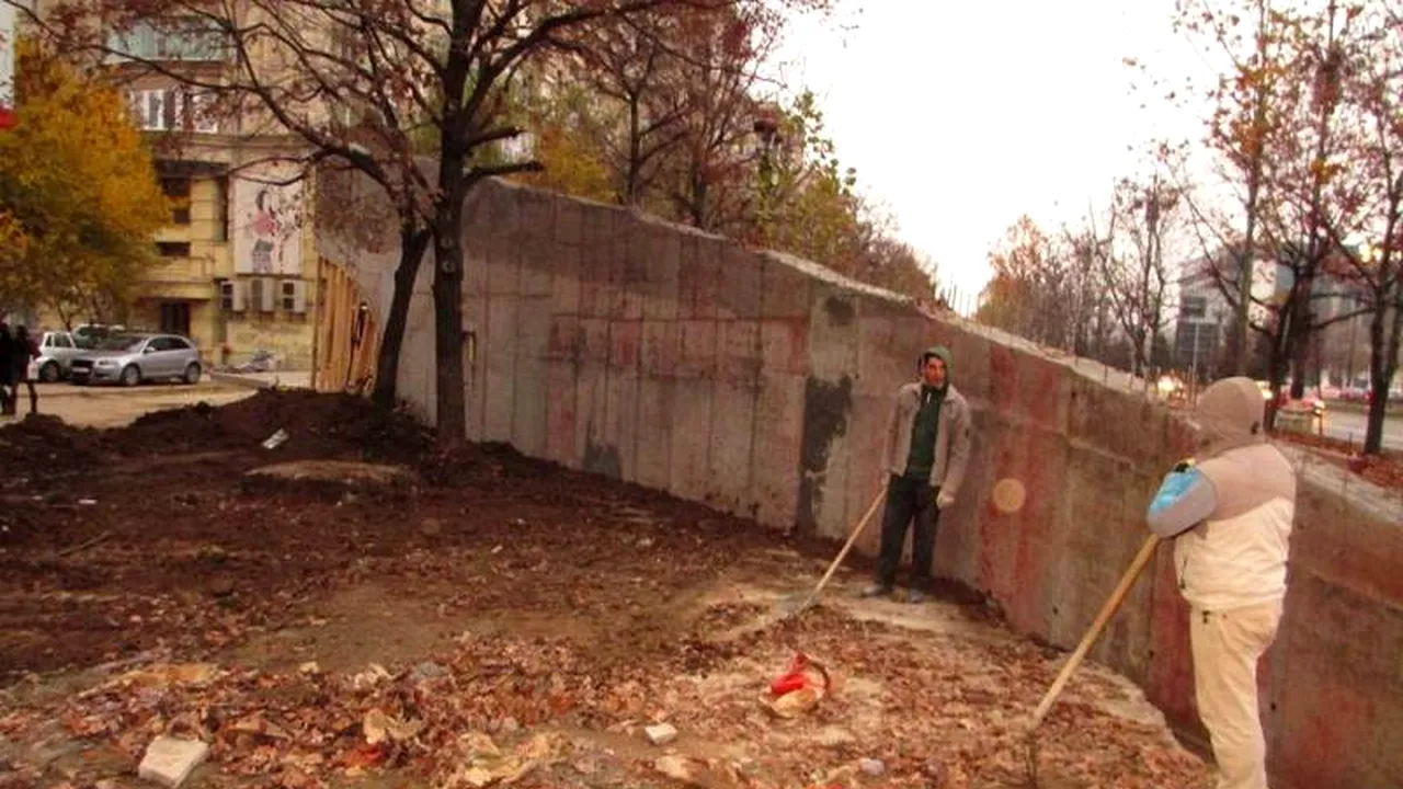 Proteste împotriva zidului de beton ridicat de Primăria sectorului 3 pe Bulevardul Unirii