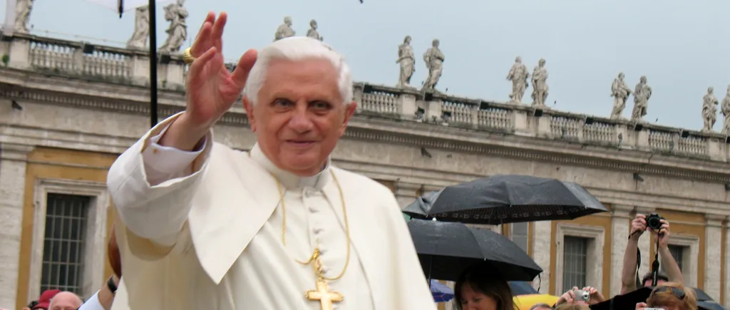 APOCALIPSĂ. Papa Benedict al XVI-lea anunță că Anticrist este pe Pământ! Dezvăluiri incendiare în biografia de 1000 de pagini!