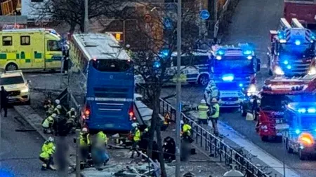 Scene brutale în Stockholm: Un autocar a intrat într-o stație. Sunt cel puțin trei morți