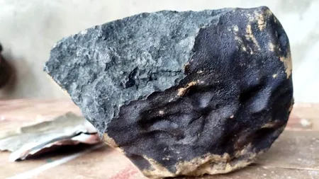 Un bărbat a devenit milionar, după ce a vândut meteoritul care i-a distrus casa