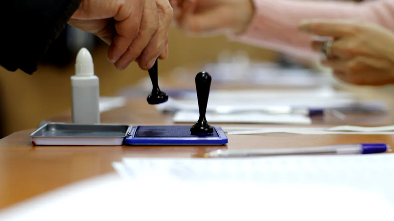 BEC a respins solicitarea formațiunii conduse de Vlad Gheorghe. DREPT și REPER au cerut ANULAREA alegerilor parlamentare. Care sunt motivele?