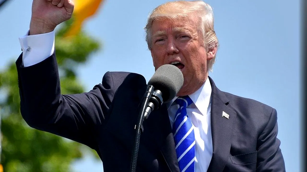 AVERTISMENT. Donald Trump: Navele iraniene care efectuează manevre periculoase vor fi atacate