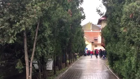 Ce s-a întâmplat în curtea sediului ALDE, la câțiva metri de locul de desfășurare a paradei de 1 Decembrie. VIDEO