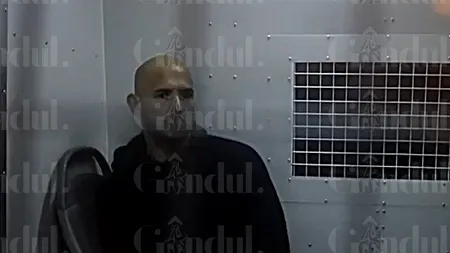 EXCLUSIV | Primele imagini cu Andrew Tate și fosta polițistă, încătușați în dubă, după arestare (FOTO-VIDEO)