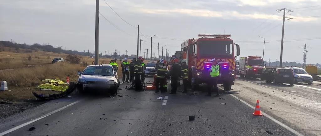 Accident CUMPLIT în Prahova: Doi oameni au murit, iar alți patru sunt răniți / Circulația este blocată pe DN1, pe ambele sensuri