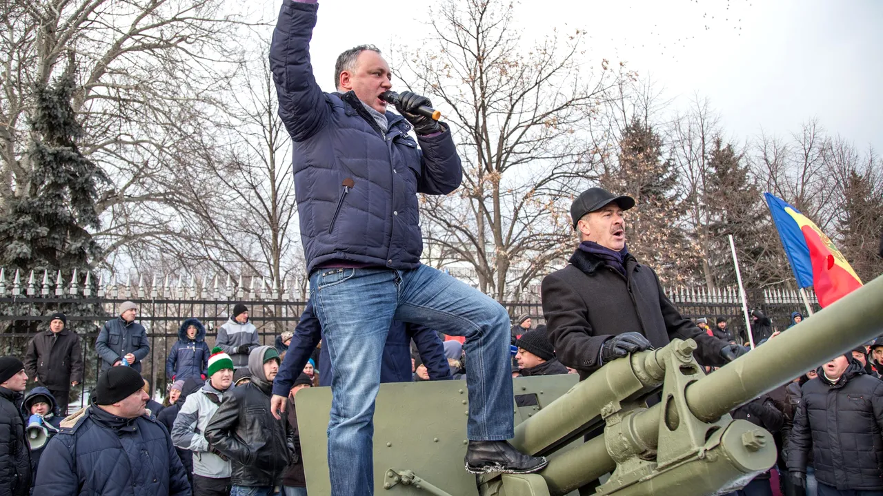 ALEGERI în Republica Moldova. Prorusul Igor Dodon câștigă prezidențialele în fața proeuropenei Maia Sandu 