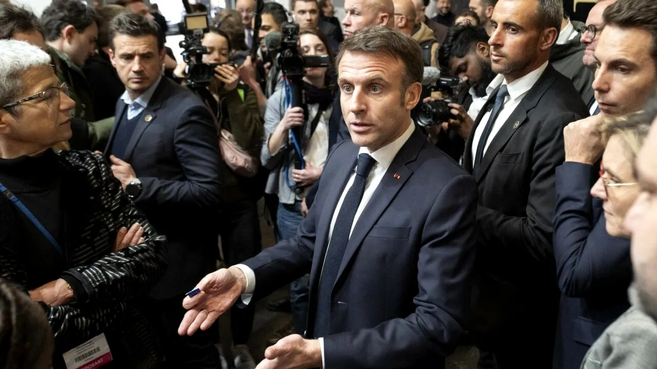 Bloomberg: Decizia lui Macron de a convoca alegeri parlamentare periclitează ascensiunea PARISULUI ca centru financiar