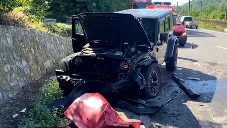 ACCIDENT rutier pe DN1, soldat cu victime, după ce două autoturisme au intrat în coliziune. Unul dintre șoferi e în stop cardio-respirator