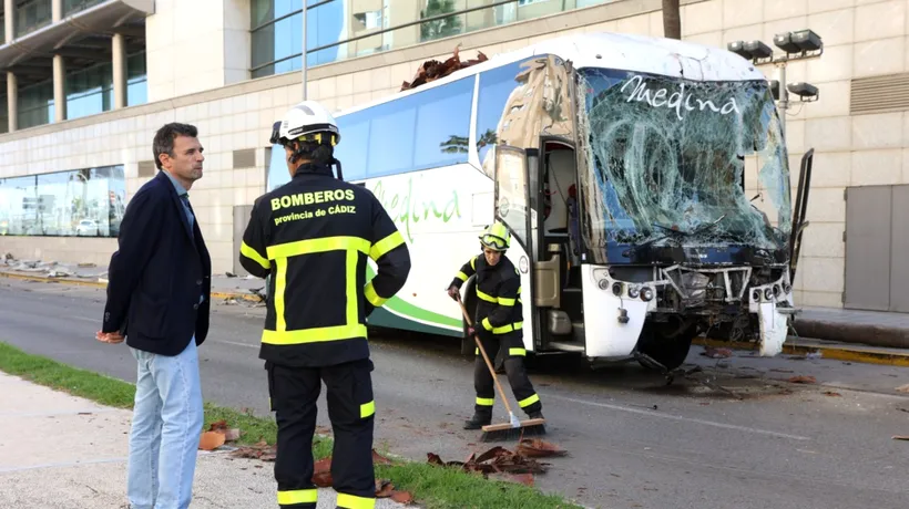 TRAGEDIE în Spania: Trei persoane au murit după ce un autocar a scăpat de sub control