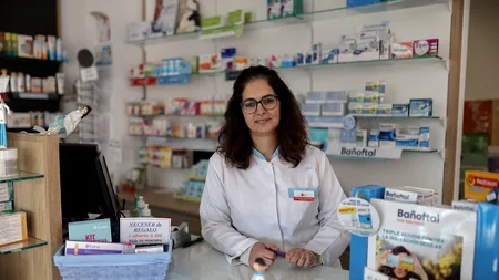 Ce salariu au ajuns sa aibă farmacistele de la Catena și Doctor Max, în 2023. Câți lei primesc lunar