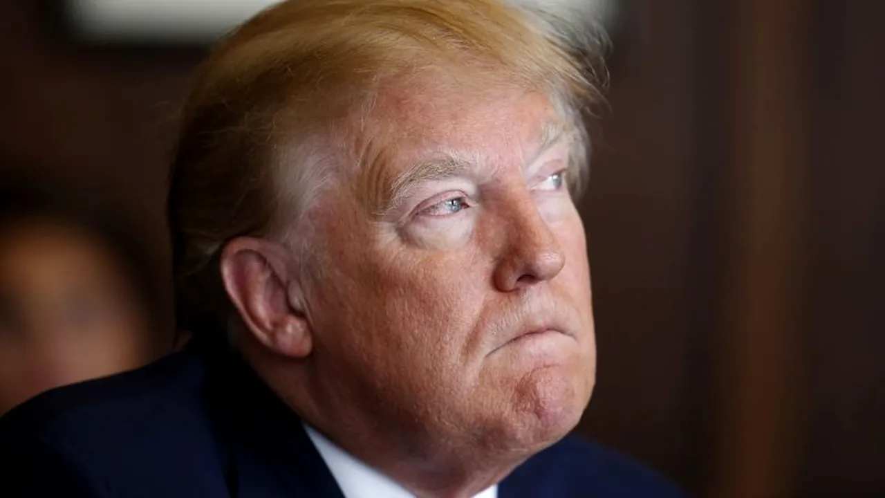 Donald Trump a fost încolțit de rivalii săi la prima dezbatere pentru alegerile primare 