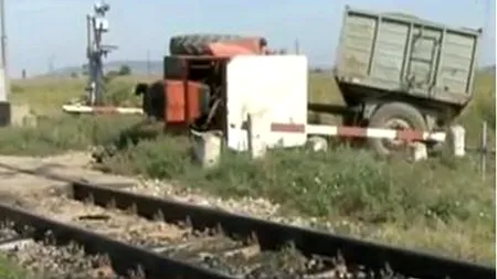 ACCIDENT GRAV în Covasna. Opt oameni au murit după ce un tren a spulberat remorca în care se aflau