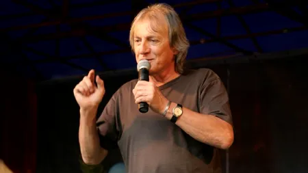 Reacții după știrea falsă care anunța decesul lui Mihai Constantinescu: Să cobești moartea unui om care luptă pentru viață e cumplit. Mihai este într-o situație delicată, dar este stabil