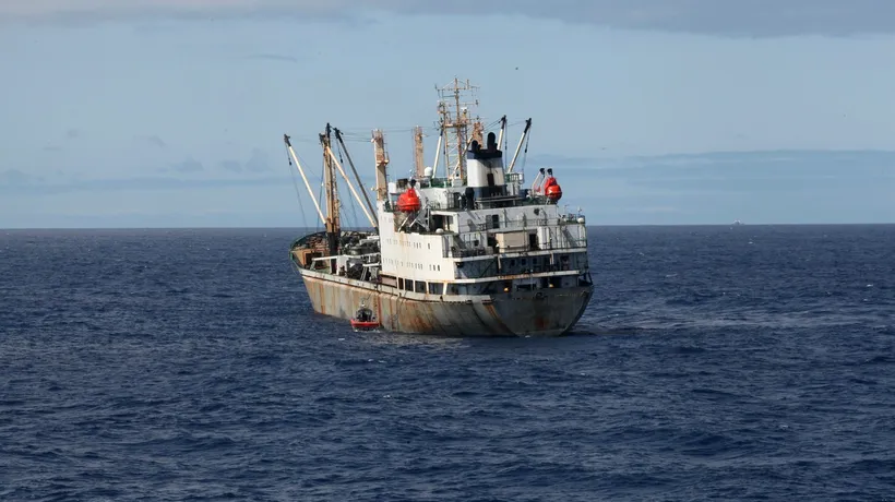 Naufragiu în Marea Chinei de Est! Cel puțin 18 marinari sunt dați dispăruți după ce nava pe care se aflau s-a scufundat