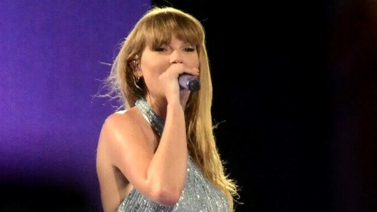 Taylor Swift l-a „bătut” pe Elvis Presley. Artista doboară recordul pentru cele mai multe săptămâni pe locul 1 în clasamentul albumelor din SUA