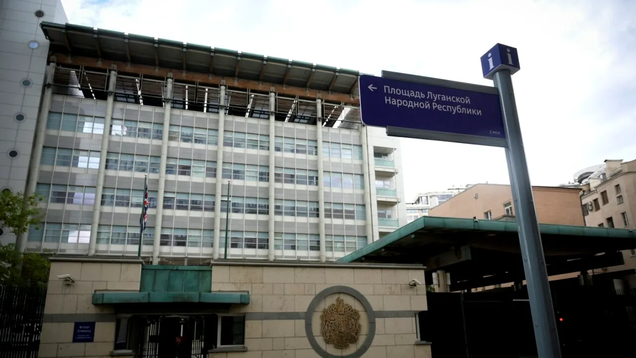 Rusia expulzează șase diplomați britanici, acuzați de spionaj și 