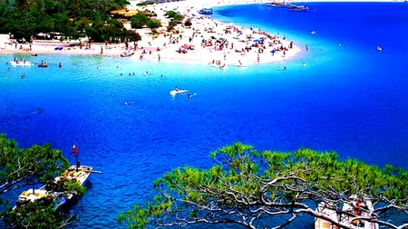 „Marea Mediterană” din mijlocul României. Locul de basm din țara noastră de care puțini turiști au auzit