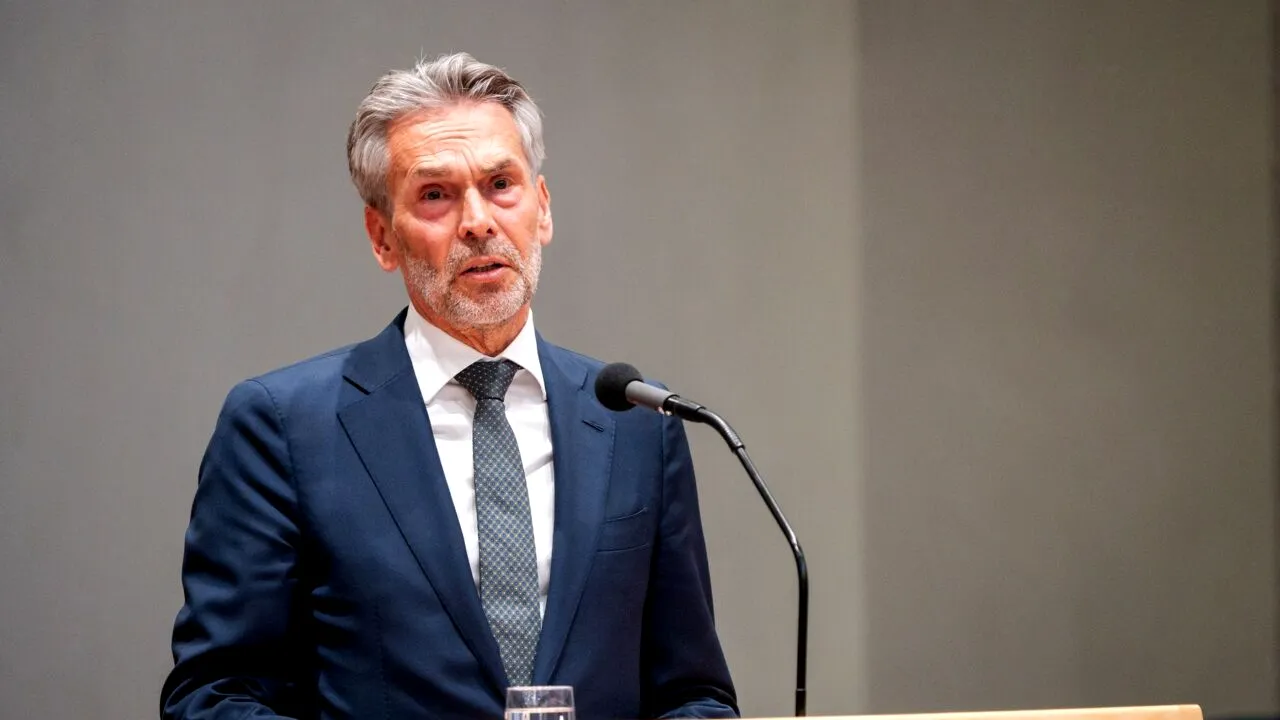 Premierul olandez, Dick Schoof, a decis să DEMISIONEZE, ceea ce probabil va conduce la alegeri anticipate