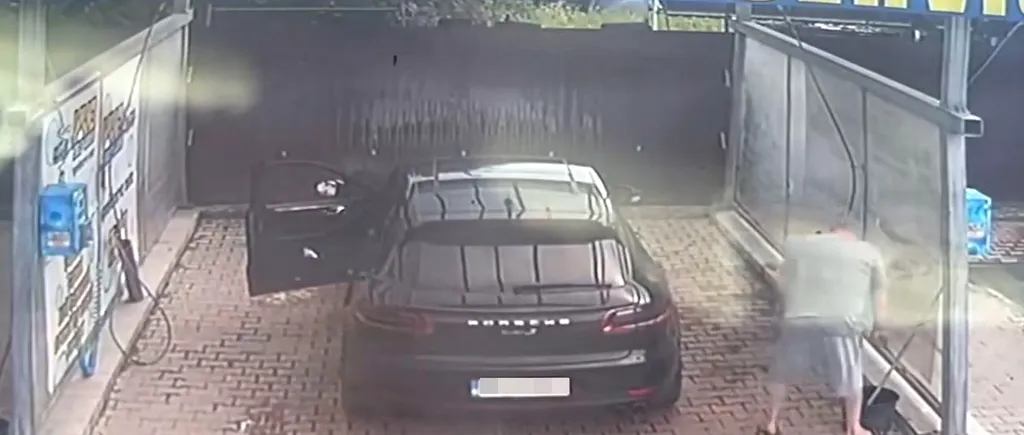 VIDEO | Bărbat din Brașov, filmat când fură o găleată și o perie dintr-o spălătorie auto. Imaginile au devenit virale: „A dat toți banii pe mașină”
