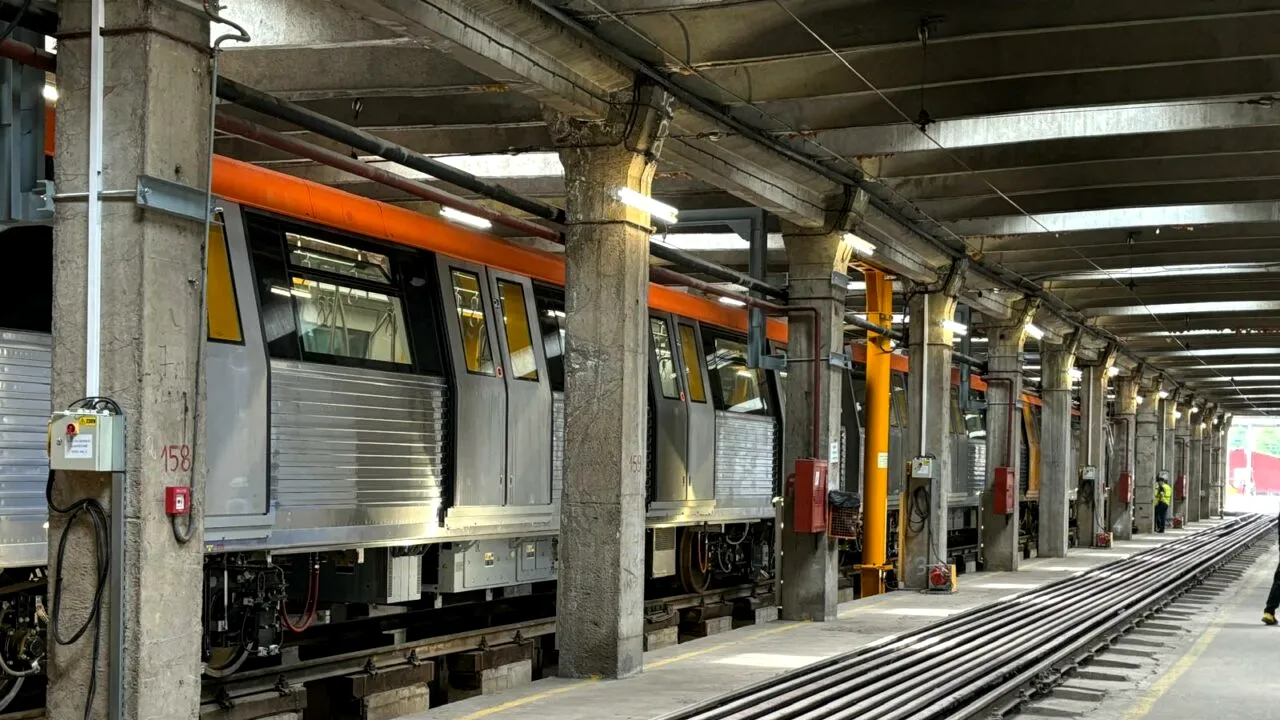 Al doilea METROU Alstom, produs în Brazilia, a ajuns în București. Va intra miercuri noapte în depoul Metrorex
