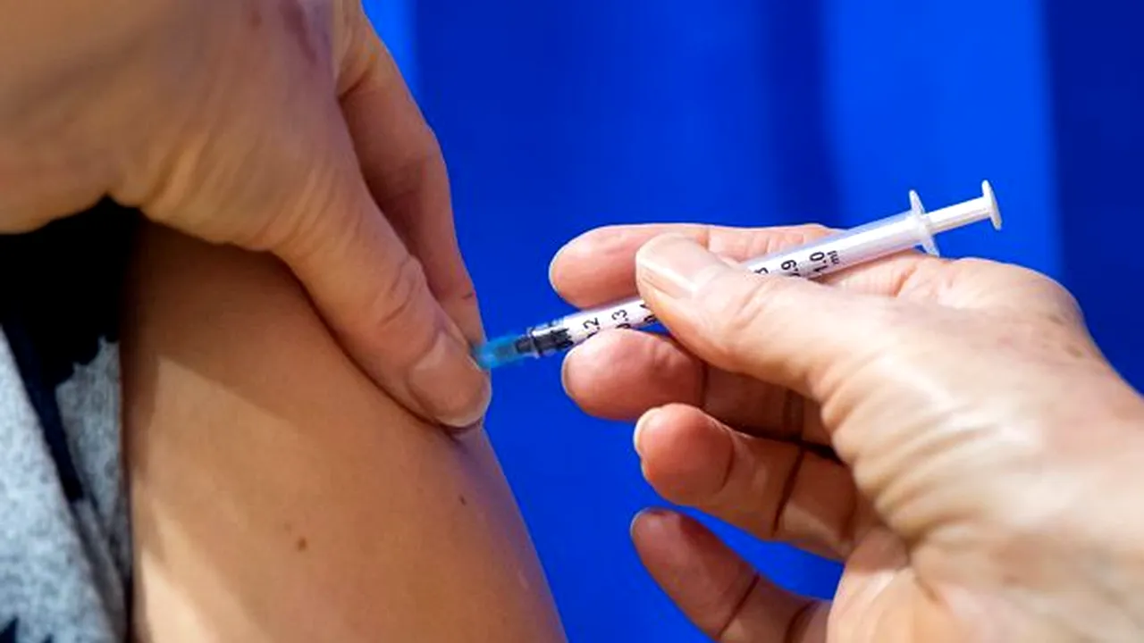 Autoritatea de reglementare a medicamentelor din Marea Britanie (MHRA): „Orice persoană care are în antecedente reacții alergice nu ar trebui să primească vaccinul Pfizer / BioNtech”