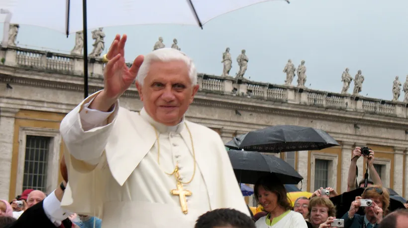 APOCALIPSĂ. Papa Benedict al XVI-lea anunță că Anticrist este pe Pământ! Dezvăluiri incendiare în biografia de 1000 de pagini!