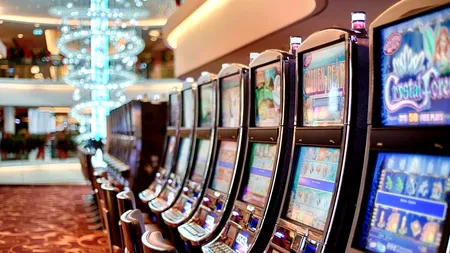 Sălile de JOCURI DE NOROC ar putea deveni istorie în localități: „Oamenii suferă de pe urma lor, spațiile se află la tot pasul”