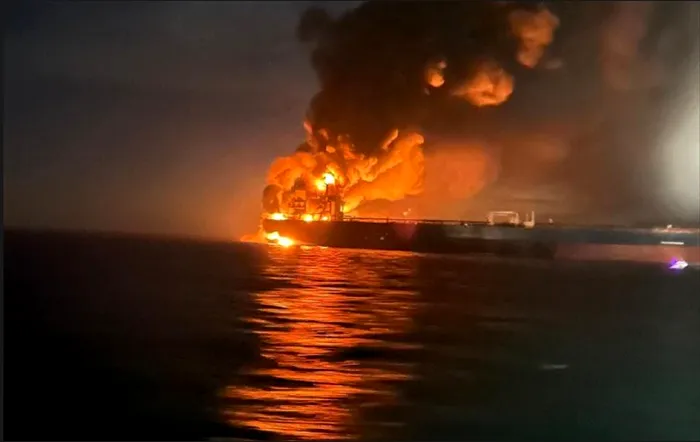 Explozii masive &icirc;n Marea Neagr&#259;, la bordul petrolierelor ruse&#537;ti Kairos &#537;i Virat. Petrolierele ar fi fost lovite de aeronave ucrainene