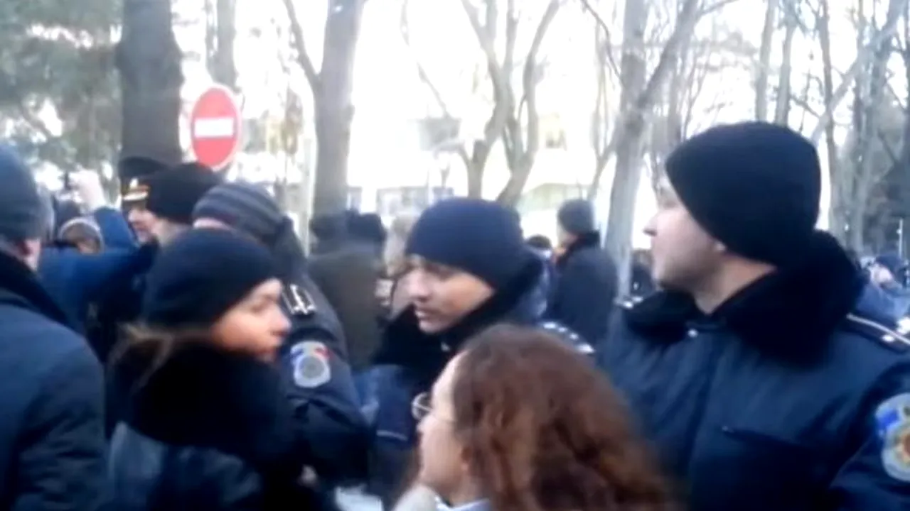 Câte persoane au fost rănite în protestele de la Parlamentul moldovean